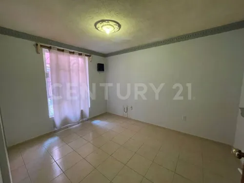 Casa En Renta En Jardines Del Valle, San Juan Del Río, Querétaro.