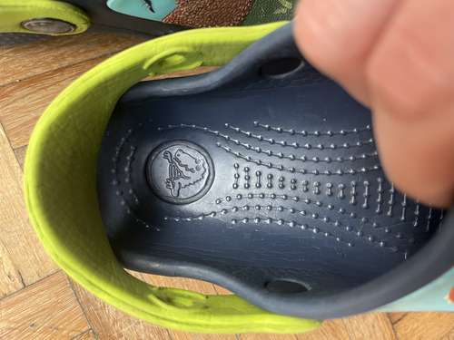 Crocs De Dinosaurios Talle 12-13 (Usado)