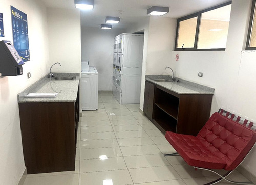 Departamento En Arriendo, Amoblado De Tipología Mariposa