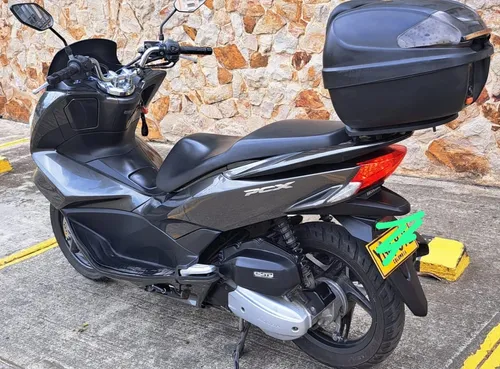Moto Honda Pcx 150 En Excelentes Condiciones Color Gris
