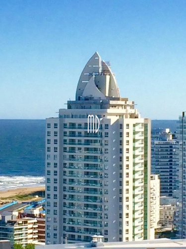 Hermoso Apartamento Con Vista Al Mar Desde Terraza- Ref: 6365
