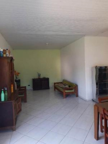 Imagem 11 de 15 de Chácara No Bairro São Fernando, Em Itanhaém, Litoral Sul De São Paulo, Localizada No Lado Serra À 1800 Metros Da Rodovia. Imóvel Com 2.400 M² De Terreno Sendo 150 M² De Área Construída. Possui Vaga Pa
