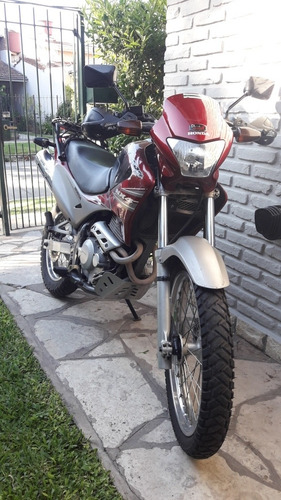 Imagen 2 de 8 de Honda Falcon 400