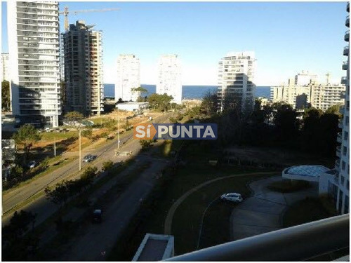 Imagen 3 de 23 de En Venta Excelentes Servicios 3 Dormitorios En Suite Y Dependencia
