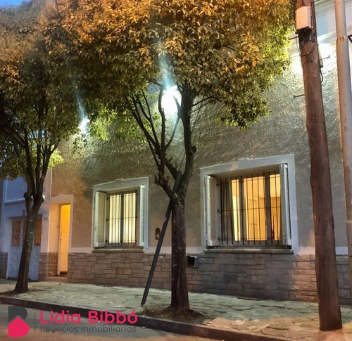 Imagen 2 de 30 de Oportunidad - Ph 4 Amb En La Perla Con Cochera Y Patio