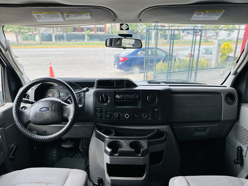 Ford Econoline 2012 E-350 15 Pas V8
