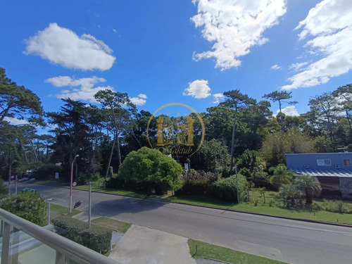 Vendo Apartamento, 1 Dormitorio Y Medio, Edificio De Lujo Con Amenities, Punta Del Este, Maldonado