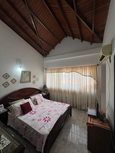 Townhouse Cumaca Resd. La Fuente (oaf)