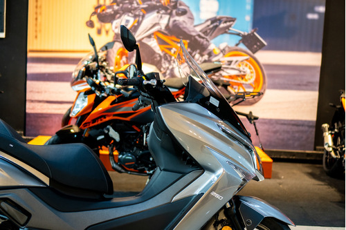 X-town 250 Abs Led Maxi Scooter Kymco No Qj Voge Sym Burgman