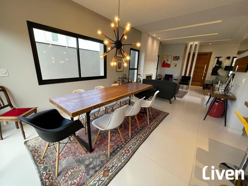 Imagem 6 de 30 de Casa Maravilhosa Com 4 Suítes, Área Gourmet, Piscina E 2 Vagas No Urbanova - So0736
