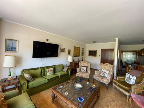 Venta De Apartamento 3 Dormitorios, 2 Garages En Villa Biarritz.