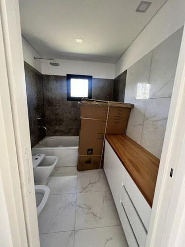 Venta Casa A Estrenar 2 Dormitorios 1 En Suite