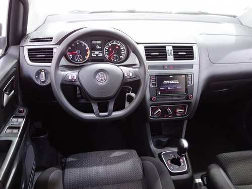Volkswagen Fox Fox 1.6 MSI TOTAL FLEX CONNECT 4P I-MOTION