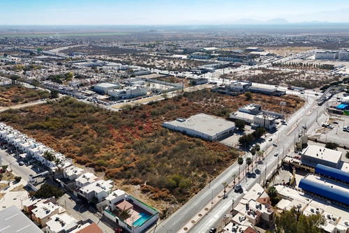 Terreno Para Desarrollar Un Concepto Residencial, Comercial O Mixto Al Oriente De La Ciudad, Vill...
