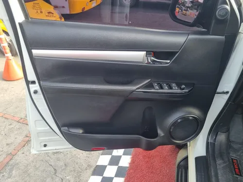 Toyota Hilux Srv 2.4 At