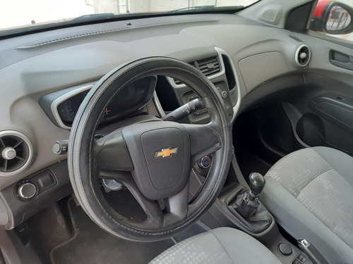 Imagen 9 de 14 de Chevrolet Sonic Lt Manual