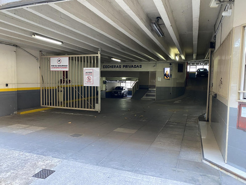 Venta Cochera Fija Y Cubierta De 12,34m², Cómoda Rampa, En Recoleta