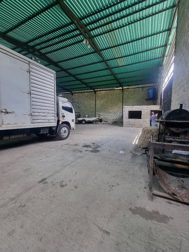 Galpón En Venta En Los Teques