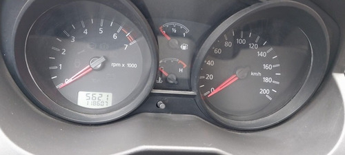Imagen 9 de 13 de Ford Fiesta Max Ambiente Mp3