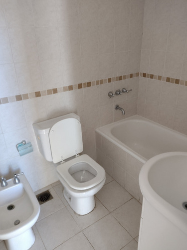 Imagen 12 de 25 de Venta Departamento Dúplex Centro Bariloche Con Vista Al Lago Y Cochera + Baulera, 3 Dormitorios, 3 Baños, 2 Balcones.