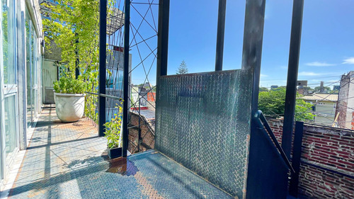 Venta Local Comercial Industrial + 2 Monoambientes