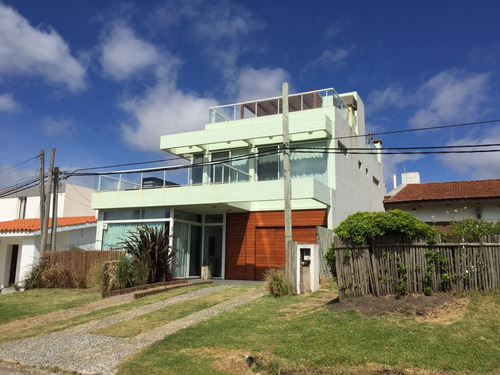 Alq Temp Casa 4 Dorm C/piscina Manantiales Mb Ubicacion (ref: Atm-893)
