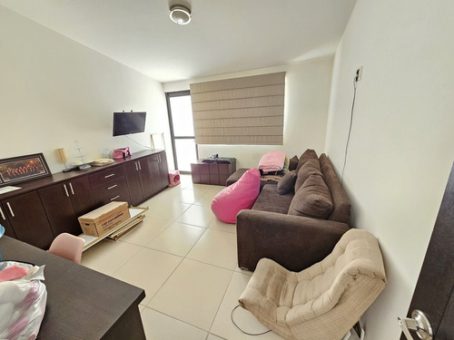 Casa En Venta En Tejeda Corregidora, 4 Habitaciones Y Jardín