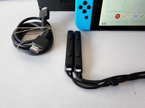 Nintendo Switch Standard 32 Gb + Caja Y Accesorios