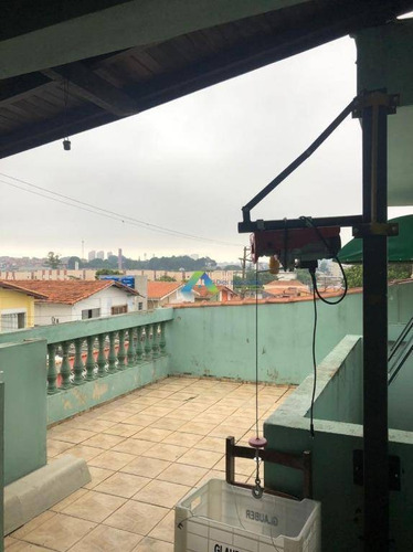 Excelente Sobrado Com 3 Dormitórios, 3 Vagas, 3 Banheiros Com Facil Acesso A Comércios E Principais Avenidas - So0846