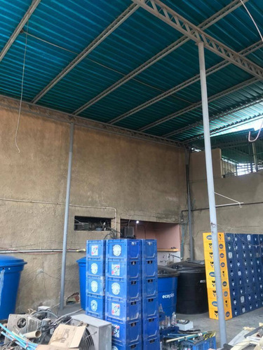 Casa Comercial En Esquina Con Galpón Y Almacén En Fundación Mendoza