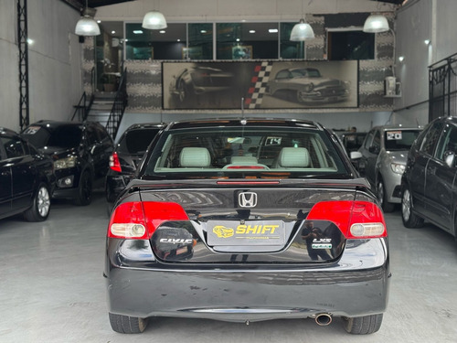 Honda Civic 1.8 Lxs Flex Aut. 4p