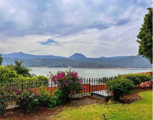 Casa Con Vista Al Lago, Valle De Bravo