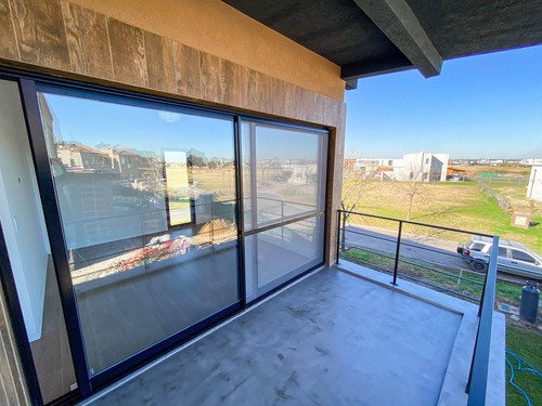 Imagen 20 de 30 de Venta Casa 6 Amb. Piscina El Cantón Barrio Golf!