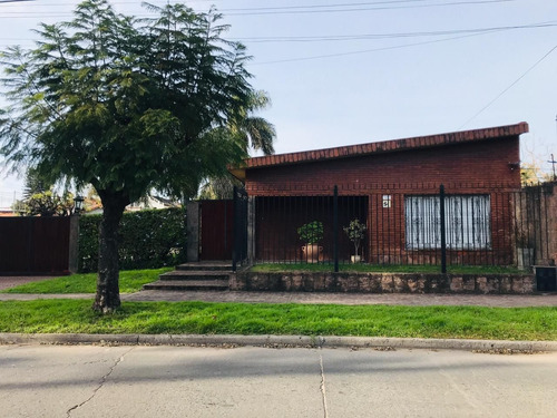 Imagen 2 de 13 de Casa En Venta En José C Paz
