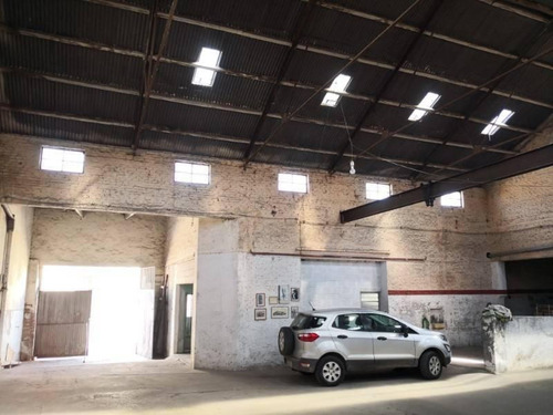 Imagen 11 de 16 de Amplio Galpon Centrico, Apto Para Diversos Proyectos