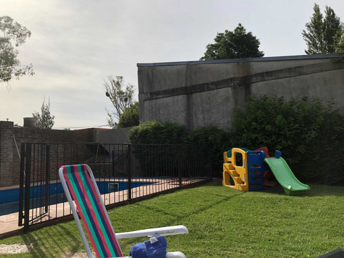 Imagen 2 de 13 de Excelente Casa Quinta - Ramal Pilar Km40