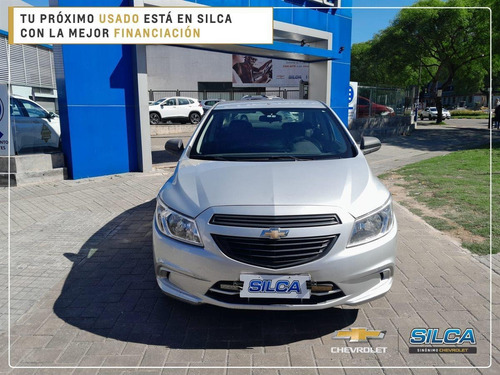 Imagen 2 de 19 de Chevrolet Prisma Joy 2017 Gris Plata 4 Puertas