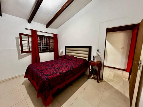 Casa En Venta 3 Dormitorios, 2 Baños, Con Arroyo, Tanti