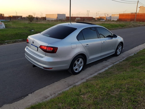 Volkswagen Vento 2.5 Luxury