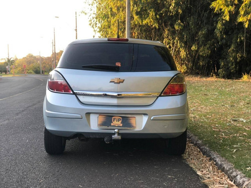 Imagem 6 de 10 de Chevrolet Vectra 2.0 Mpfi Gt Hatch 8v Flex 4p Manual