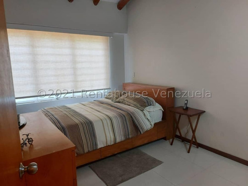 Imagen 20 de 30 de En Exclusivo Conjunto Muy Cerca De Farmatodo El Hatillo, Con Bellas Áreas Sociales, Jardín Privado, Hermosos Towhouse