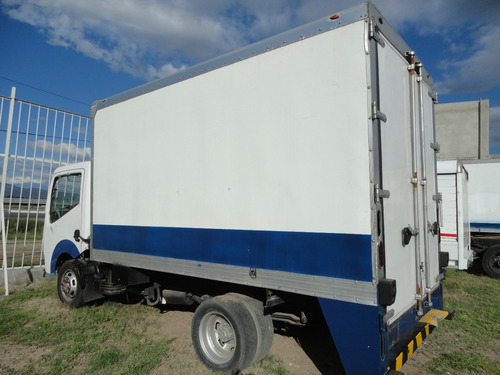 Imagen 3 de 14 de Nissan Cabstar 2009 Por Partes