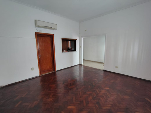 Casa En Alquiler B Centro 4 Privados, 2 Baños
