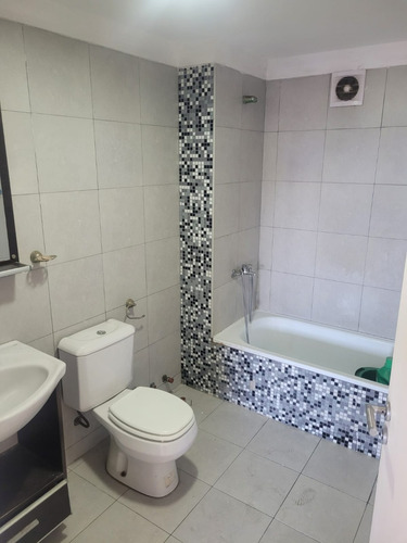 Venta! Departamento De 3 Ambientes Con Balcon - Av Boyacá 500 (flores)