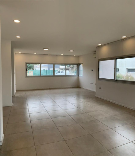 Casa En Country Lomas De City Bell Alquiler