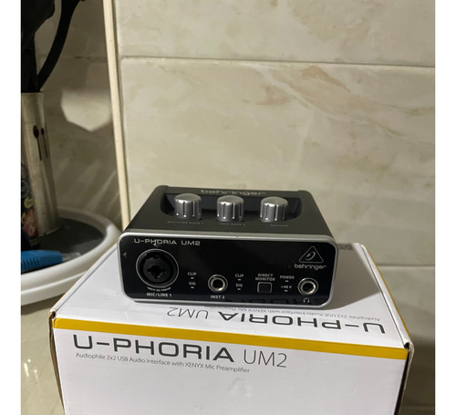 Interfaz De Audio Usb Behringer U-phoria Um2