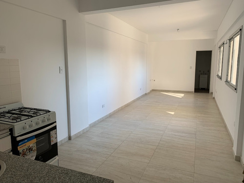 Imagen 7 de 13 de Monoambiente Divisible De 32 M2!! Excelente Ubicación