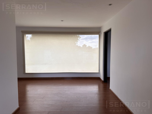 Casa En Alquiler Con Jardín Y Pileta Y En Haras Santa María, Loma Verde