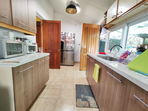 Venta De Amplia Casa En Providencia 6d5b3e