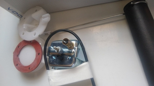 Imagem 4 de 4 de Marcador Gasolina Fusca + Boia Combustivel Vdo Original